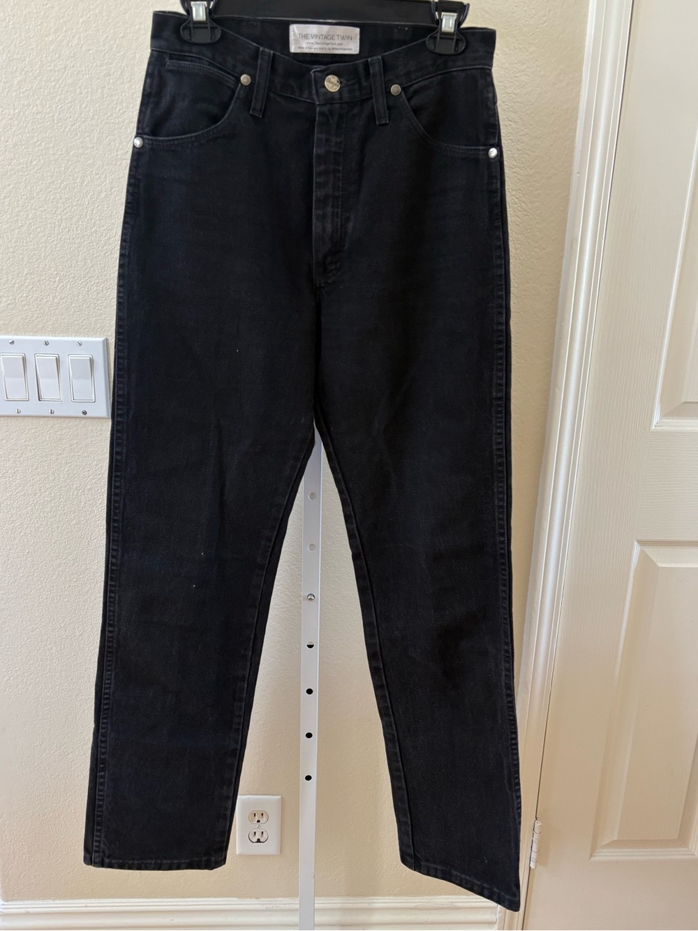 The Vintage Twin 90s Wrangler Cowboy Cut Slim Fit in Black - Size 7 / 32